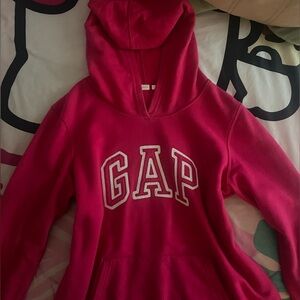Gap sweater